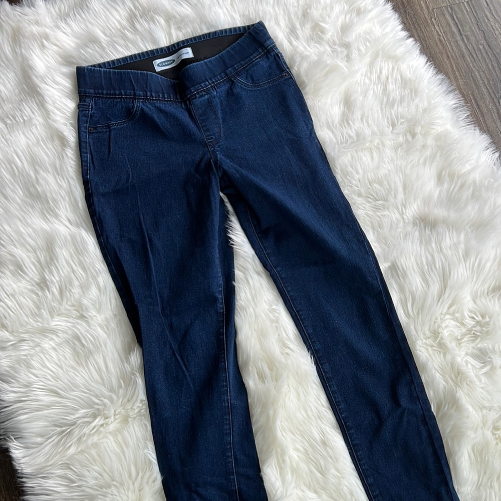 Super Skinny Elastic Waste Jeans Sizes 6, 6 Long and 8